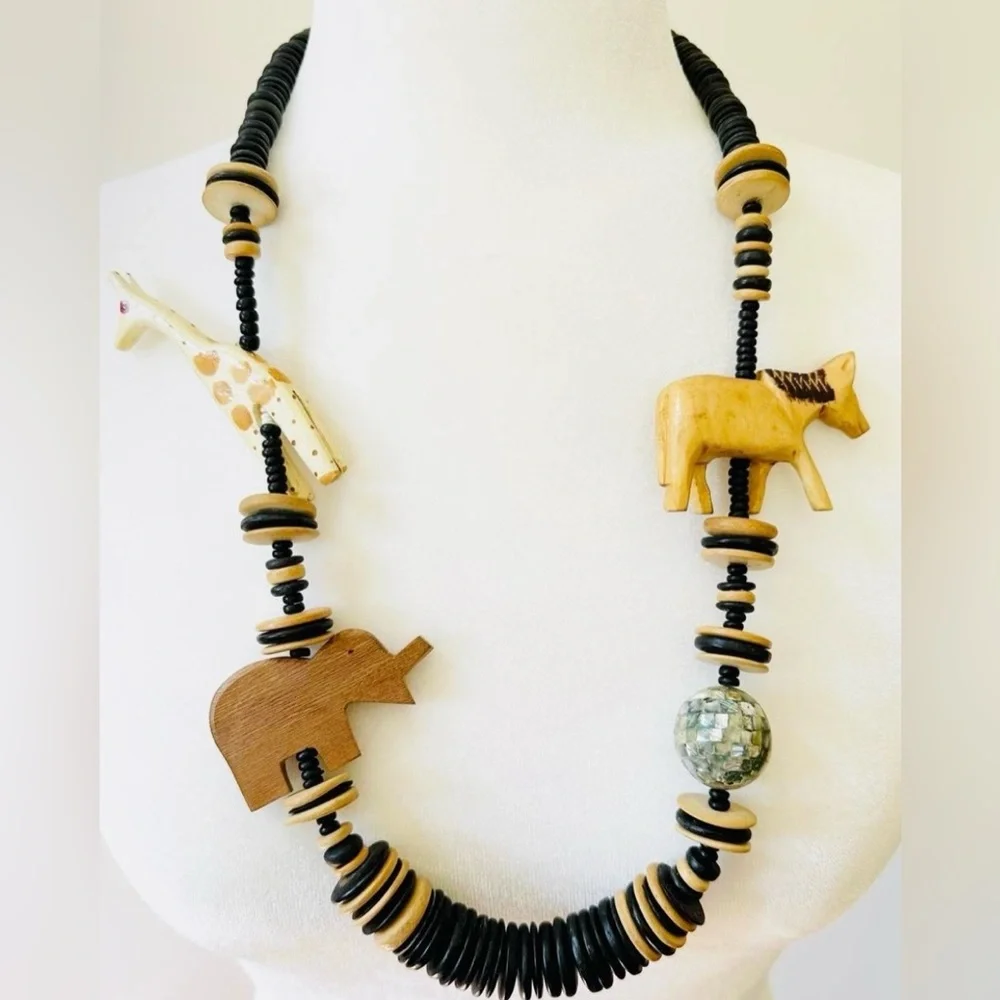 Vintage Craved Wood African Necklace Safari Animal Bead Black & Natural Wood - Picture 1 of 13